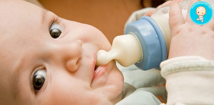 Kinh nghiệm chọn bình sữa và núm ty cho bé