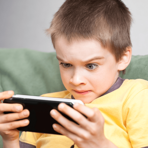 Tác hại của thiết bị công nghệ đối với trẻ