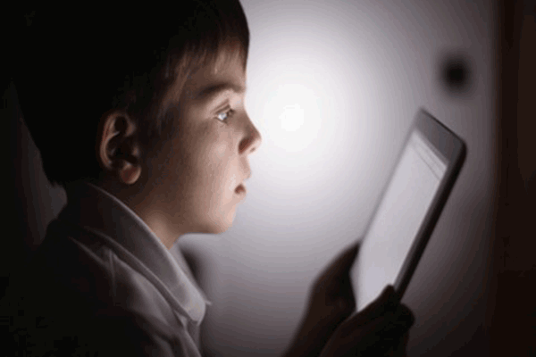 Tác hại của công nghệ đối với trẻ