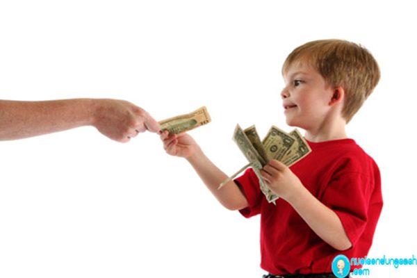 Làm thế nào để dạy con làm chủ tiền bạc.